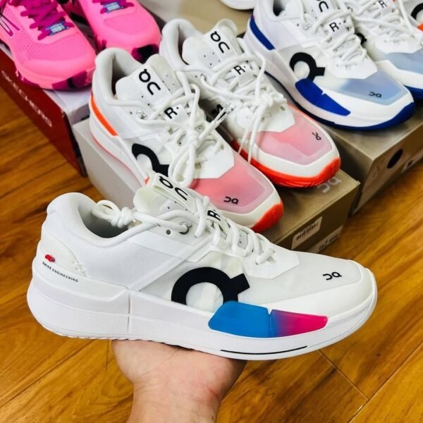 On Cloud Running The Roger Pro 2 White Malibu