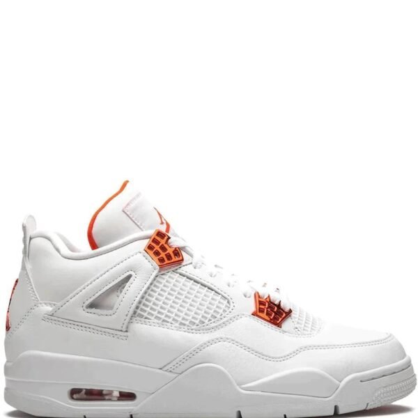 Air Jordan 4 Retro sneakers