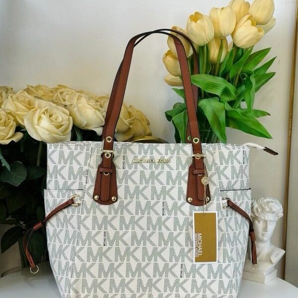 Michael Kors MK Voyager Tote Bag With Side Pocket & Dust Bag (White - 972)(BSB)