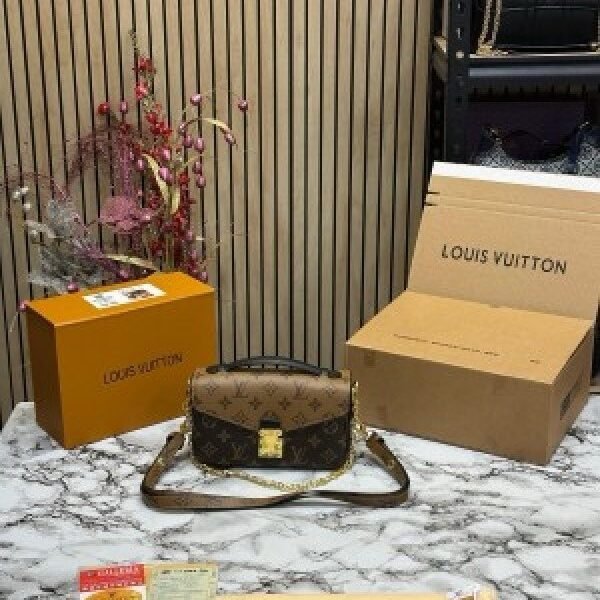 LOUIS VUITTON IMPORTED POCHETTE HANDBAG WITH OG DOUBLE BOX PREMIUM QUALITY (COFFEE BROWN)(MT)