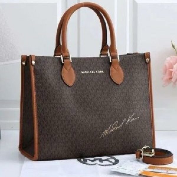 MICHAEL KORS HANDBAG WITH DUST BAG AND SLING (BROWN) (S3)(MT)